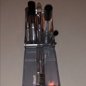 Michael Marcus Travel 8 Brush Kit